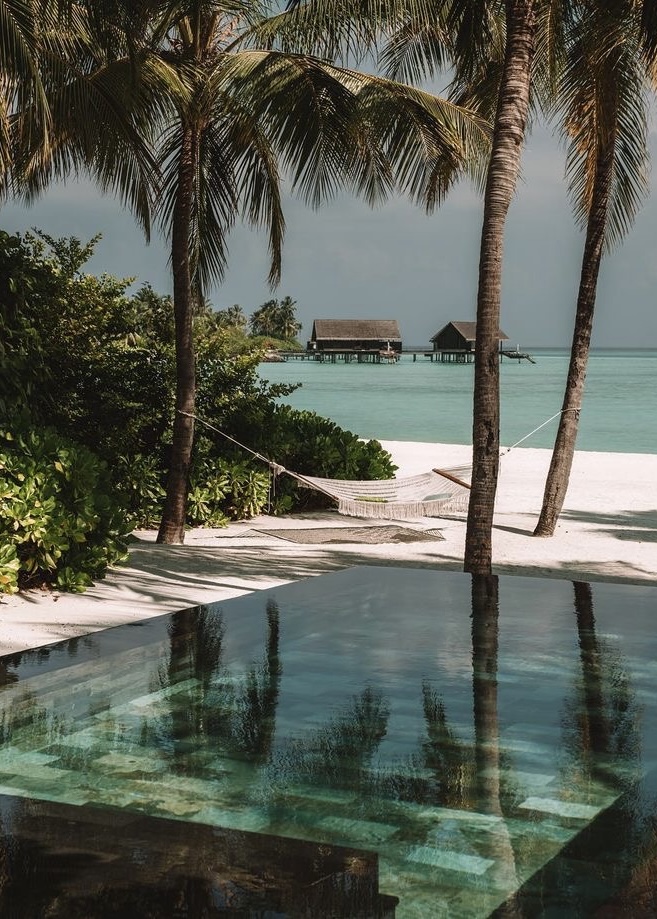 MALDIVES VVV